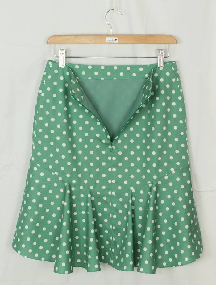 SK-199 กระโปรงแฟชั่น&ทำงาน ทรงย้วย ผ้าคอตต้อนญี่ปุ่นสีเขียว Polka Dot Green