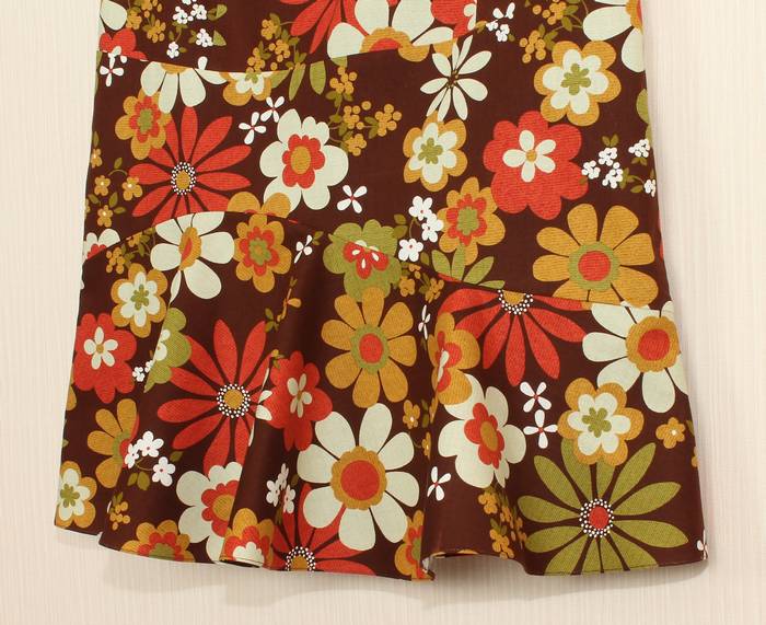 SK-236 กระโปรงแฟชั่น&ทำงาน ทรงย้วย ผ้าคอตต้อนญี่ปุ่นพิมพ์ลายดอกไม้ โทนน้ำตาลเข้ม