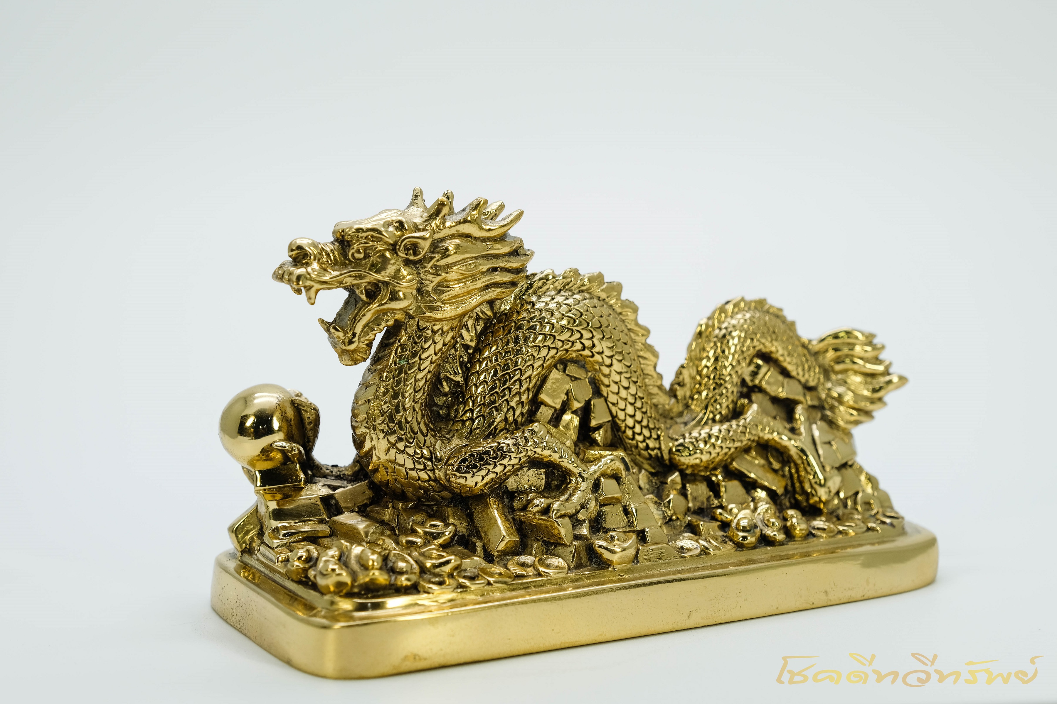 รูปปั้นมังกรมงคล