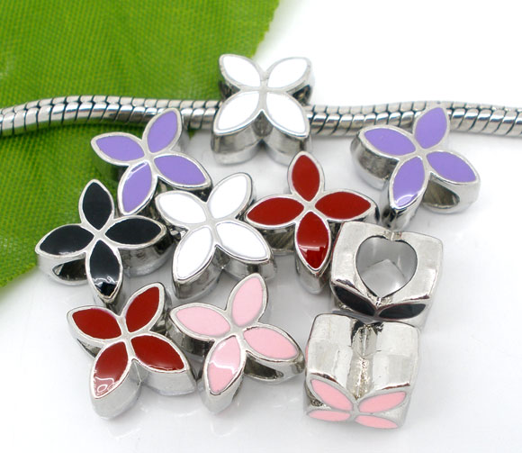 ลูกปัดอโลหะเคลือบรูปดอกไม้ 4 กลีบ 2x11mm 10 เม็ด คละสี