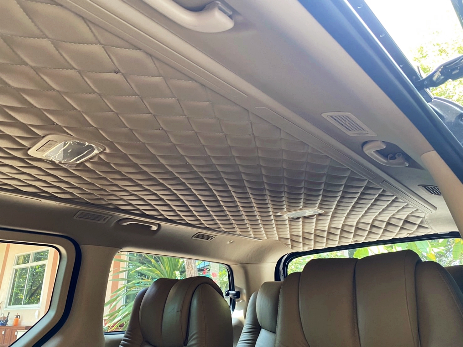 หุ้มหลังคา พร้อมรางไฟ ลายตาราง