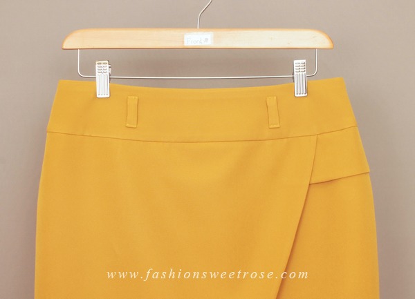 SK-444 กระโปรงทรงสอบ ผ้า Double Twist สีเหลืองมาสตาส