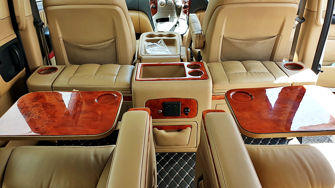 HYUNDAI H-1 DELUXE ท่านแม่ทัพภาค พิษณุโลก [เบาะVIP,เบาะท้ายหนัง,เคาเตอร์เตี้ย,พรม]-ฮล8651