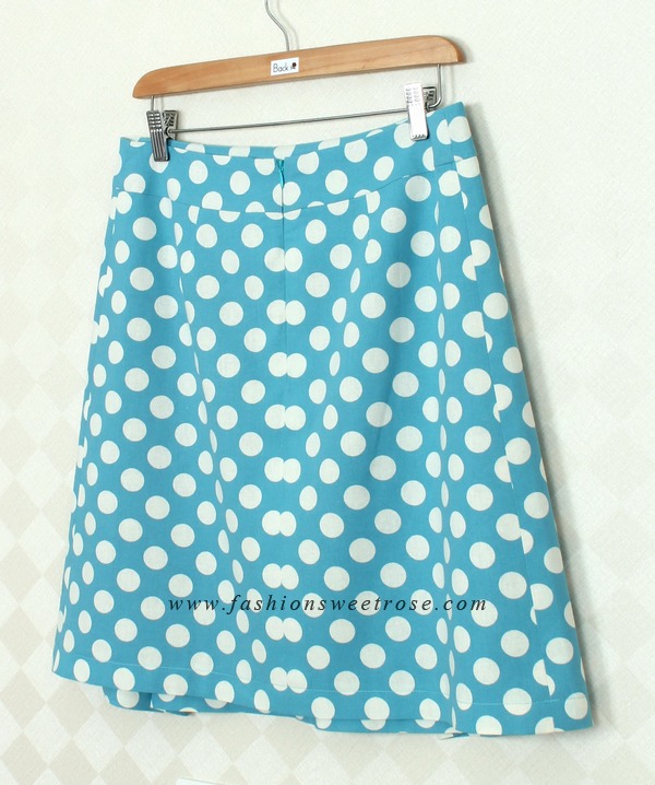 SK-317 กระโปรงแฟชั่น&ทำงาน ทรงบาน ผ้าคอตต้อนลินินญี่ปุ่นพิมพ์ลาย Polka Dot พื้นฟ้าจุดขาว