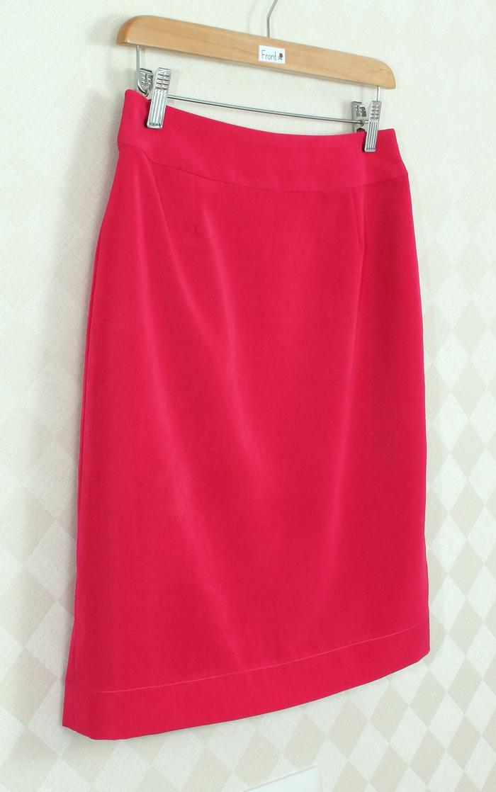 SK-256 กระโปรงแฟชั่น&ทำงาน ทรงสอบ ผ้าวาเลนติโนสีชมพูบานเย็น ด้านหลังจับจีบระบายซ้อนกัน