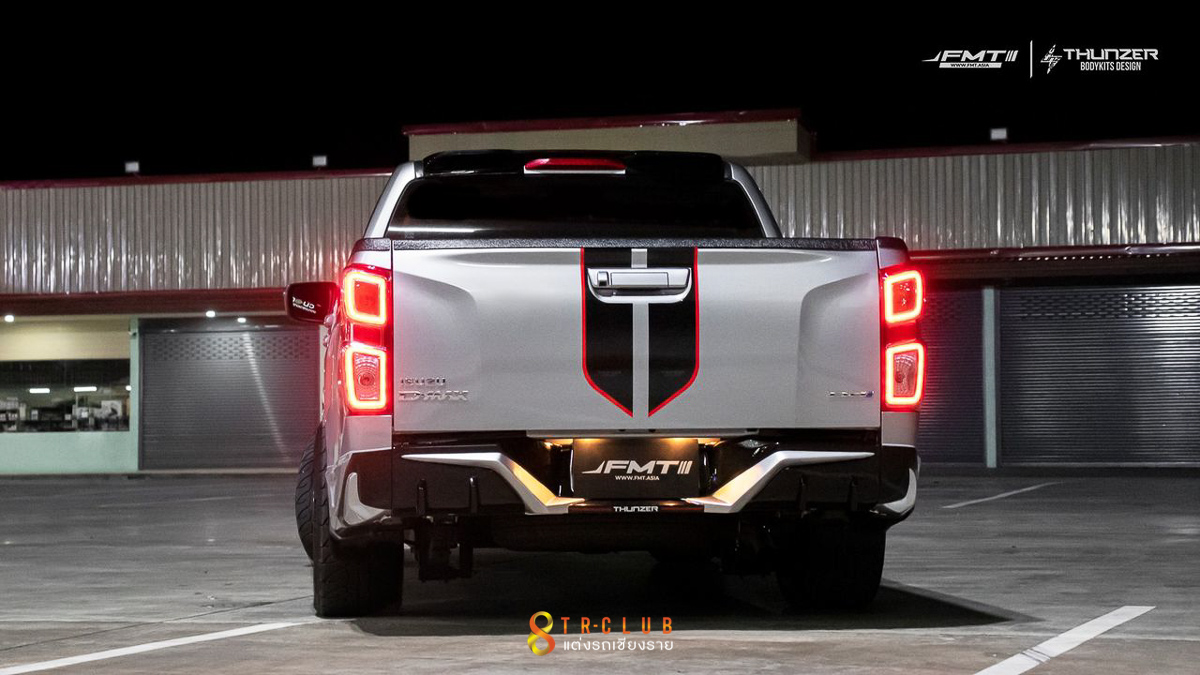 ชุดแต่งสเกิร์ตรอบคัน THUNZER สำหรับ ALL NEW D-MAX 2020 (ตัวเตี้ย)