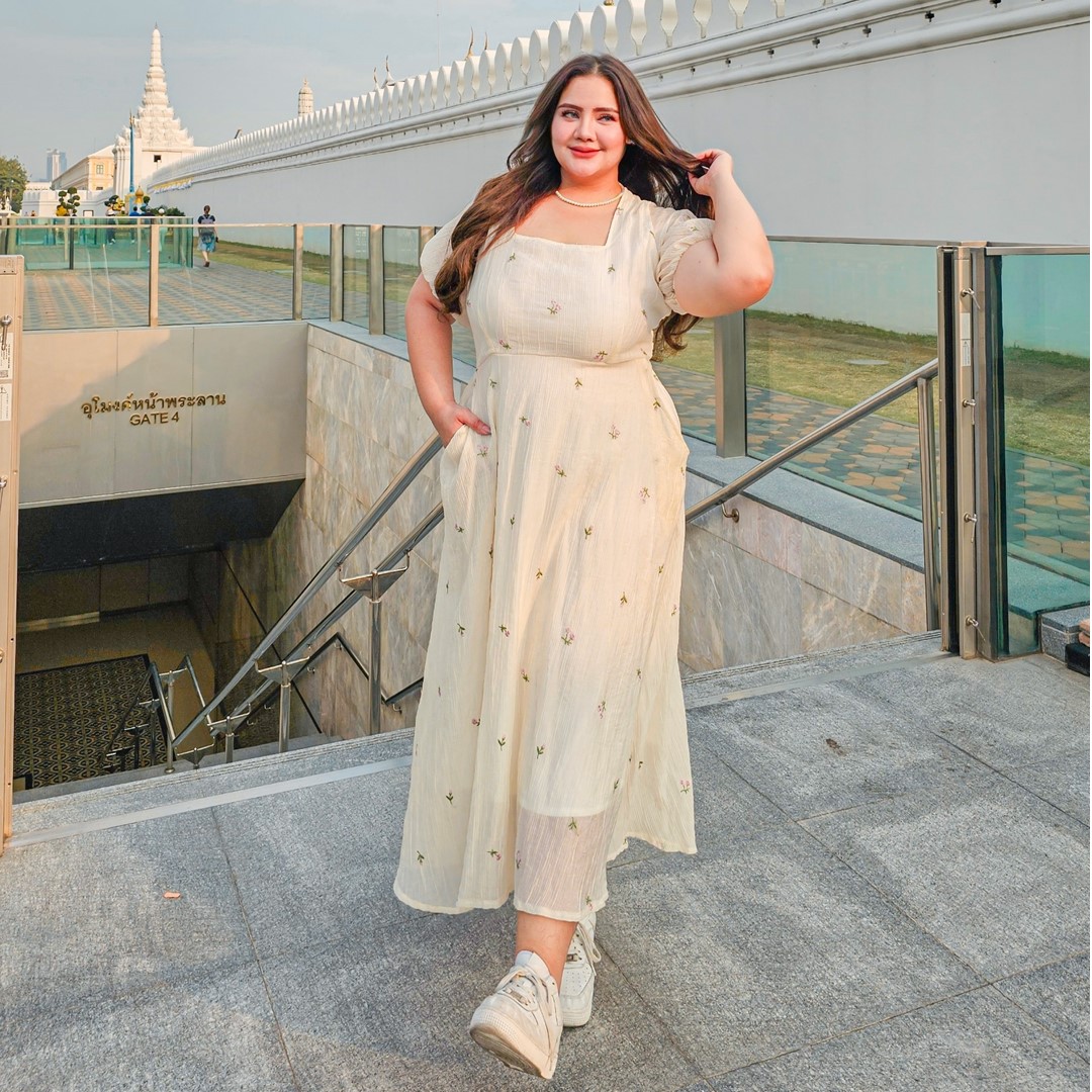 A192 เดรส สาวอวบ ผ้าปักลายดอก ซับในทั้งตัว อกได้ถึง52นิ้ว ออฟไวท์ดอกเหลือง ออฟไวท์ดอกชมพู ฟ้า ชมพู อก40-50นิ้ว