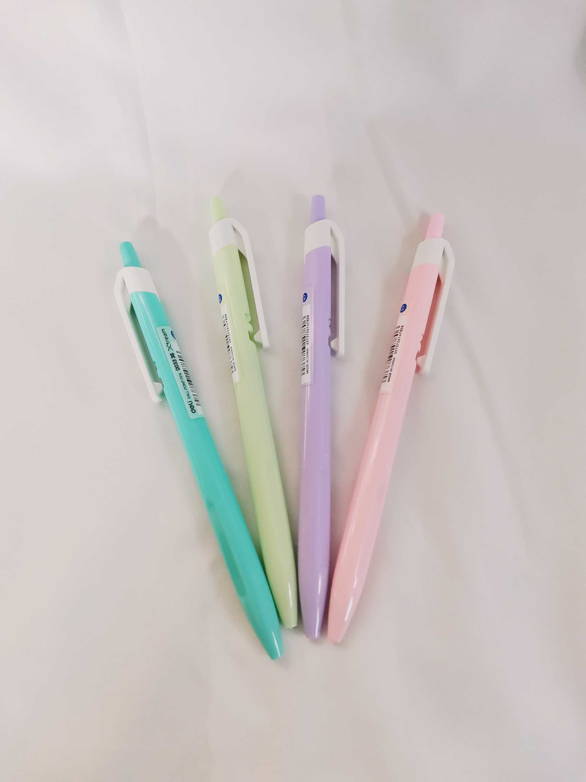 ปากกาลูกลื่น หมึกน้ำเงิน หัว0.7 mm. ด้ามสีน่ารัก Deli รุ่น Q03336