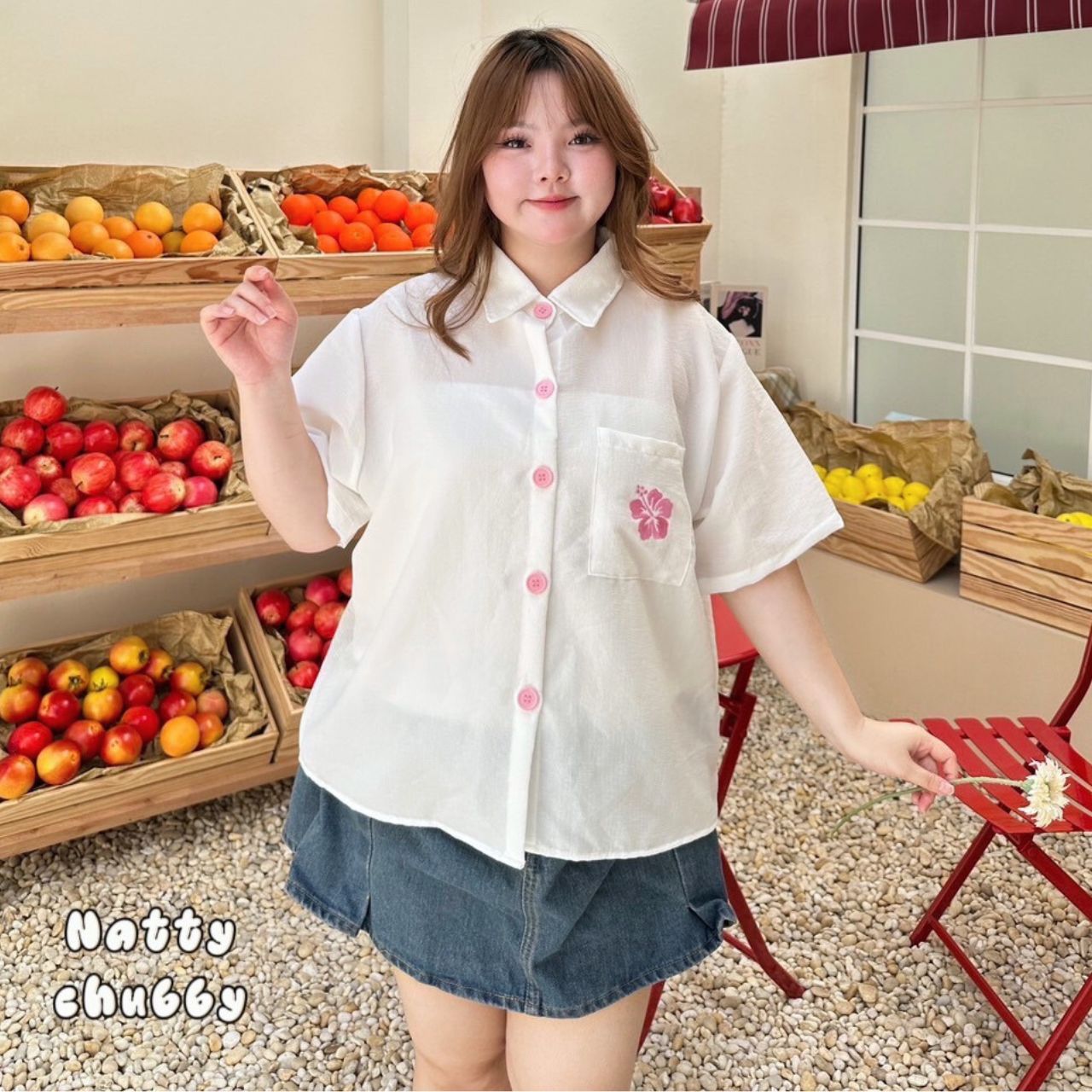 J131 เสื้อเชิ้ต สาวอวบ กระเป๋าเสื้อปักดอกชบา ขาว ชมพู เหลือง อกได้ถึง 48 นิ้ว (หน้าผ้า50นิ้ว)