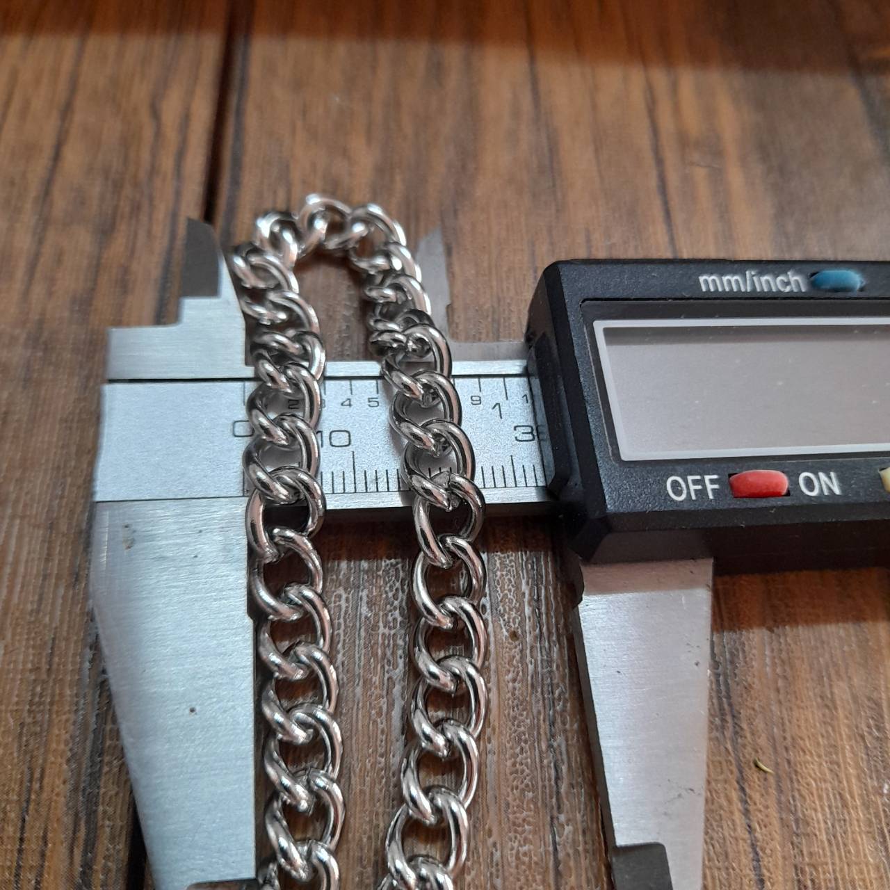 โซ่สแตนเลส 304 Curb Chain สีสแตนเลส ขนาด 9x6.5 mm ยาวประมาณ 10 เมตร