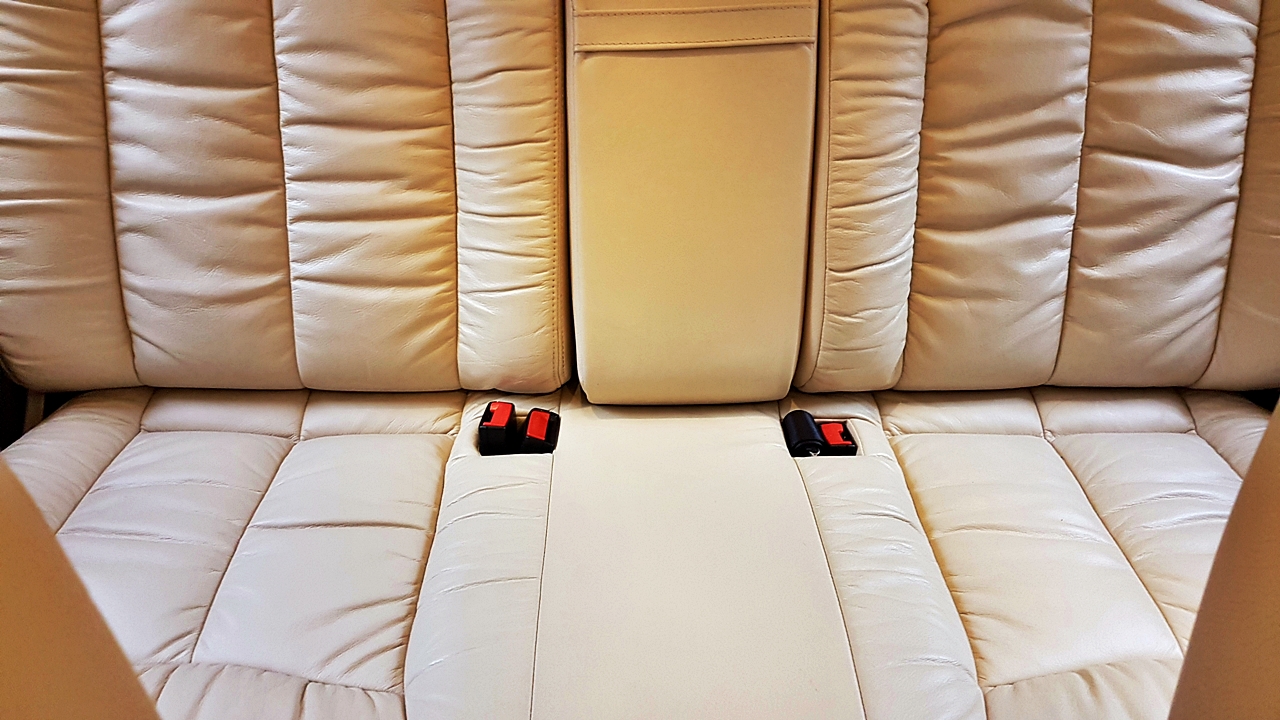 HYUNDAI H-1 DELUXE รถเกาหลี [ เบาะ + คอนโซล + กุหลังคา + พรม ] - ษ 2644