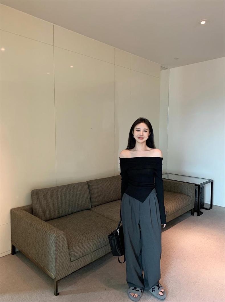 YY off shoulder top เสื้อไหมพรมปาดไหล่