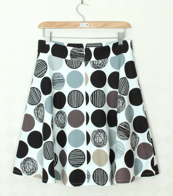 SK-334 กระโปรงแฟชั่น&ทำงาน ทรงย้วย ผ้าคอตต้อนญี่ปุ่นพิมพ์ลายวงกลมกราฟฟิก