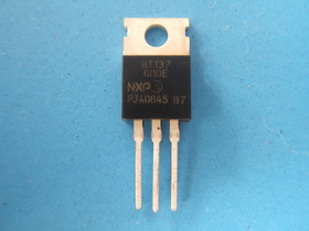BT137-600E : 600V/8A, Triacs Sensitive gate