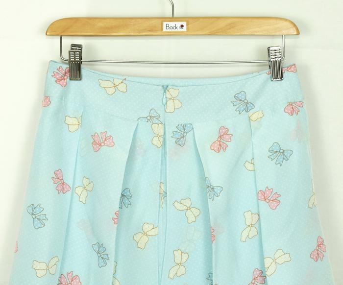 SK-176 กระโปรงแฟชั่น&ทำงาน ผ้าหางกระรอกพิมพ์ลายโบว์สีฟ้า มีโบว์ซ้อนกัน 2 ชั้น