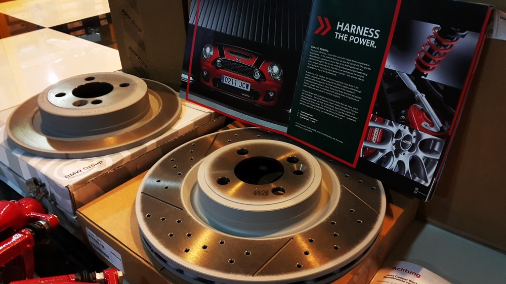 ชุดอัพเกรดเบรคหน้า/หลัง JCW สำหรับ MINI COOPER R55, R56, R57, R58, R59 (***สินค้าใหม่ แท้***)