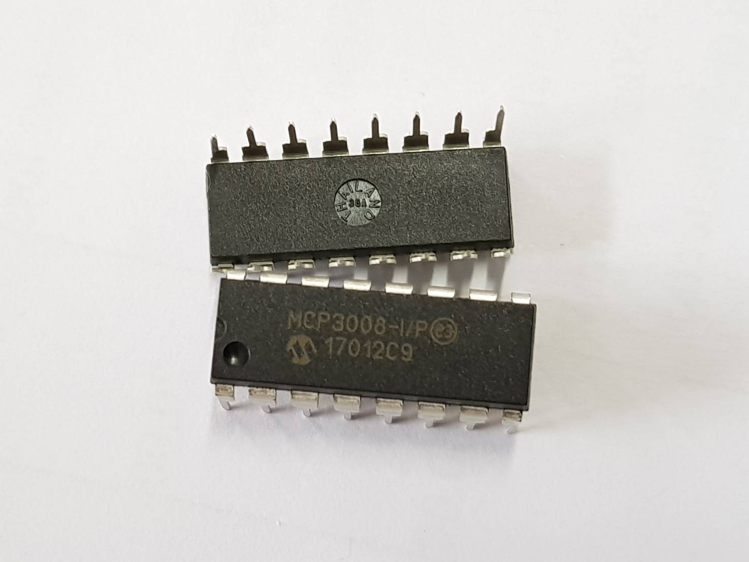 MCP3008-I/P : A/D Converters 10Bit,8 Channel Dip-16