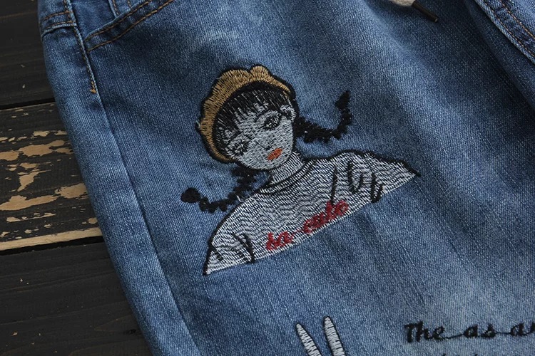 JPNT-009 กางเกงยีนส์ขายาว 5 ส่วน ปักลายการ์ตูน เอวยางยืด เนื้อผ้านิ่มไม่หนา