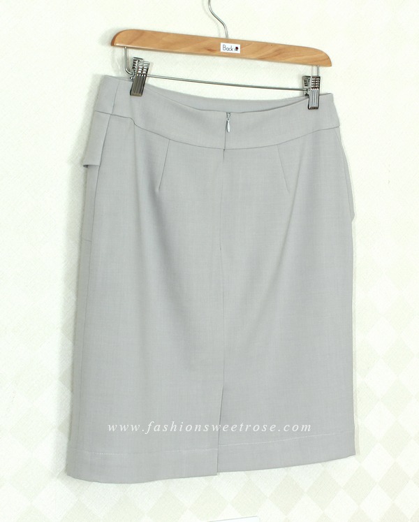 SK-367 กระโปรงทรงสอบ ผ้า Rose Skin สีเทา ออกแบบตัดต่อมีชิ้นแต่งด้านหน้า ดีไซน์เรียบหรู