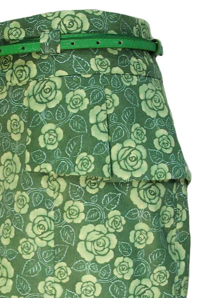 SK-065 กระโปรงทรงสอบ ผ้าคอตต้อนพิมพ์ลายกุหลาบเขียว แต่งขอบเอวด้านหน้า