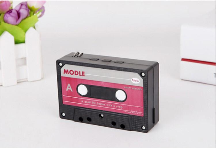 ลำโพงบลูทูธไร้สายแบบพกพา รุ่น Retro Tape Cassette