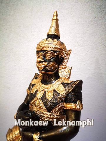 ท้าวเวสสุวรรณแร่เหล็กน้ำพี้ ขนาดสูง 12 นิ้ว