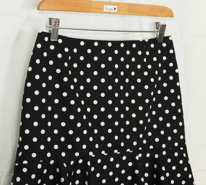 SK-198 กระโปรงแฟชั่น&ทำงาน ทรงย้วย ผ้าคอตต้อนญี่ปุ่นสีดำ Polka Dot Black