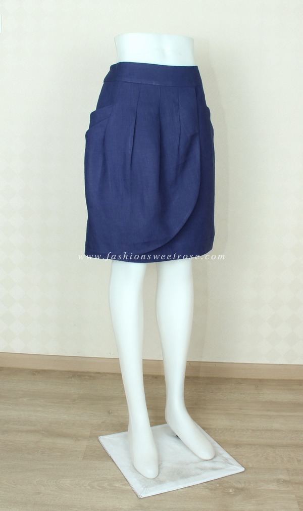 SK-363 กระโปรงทรงสอบ ผ้าลินินสีน้ำเงินคราม ด้านหน้ากระโปรงจับจีบทวิช