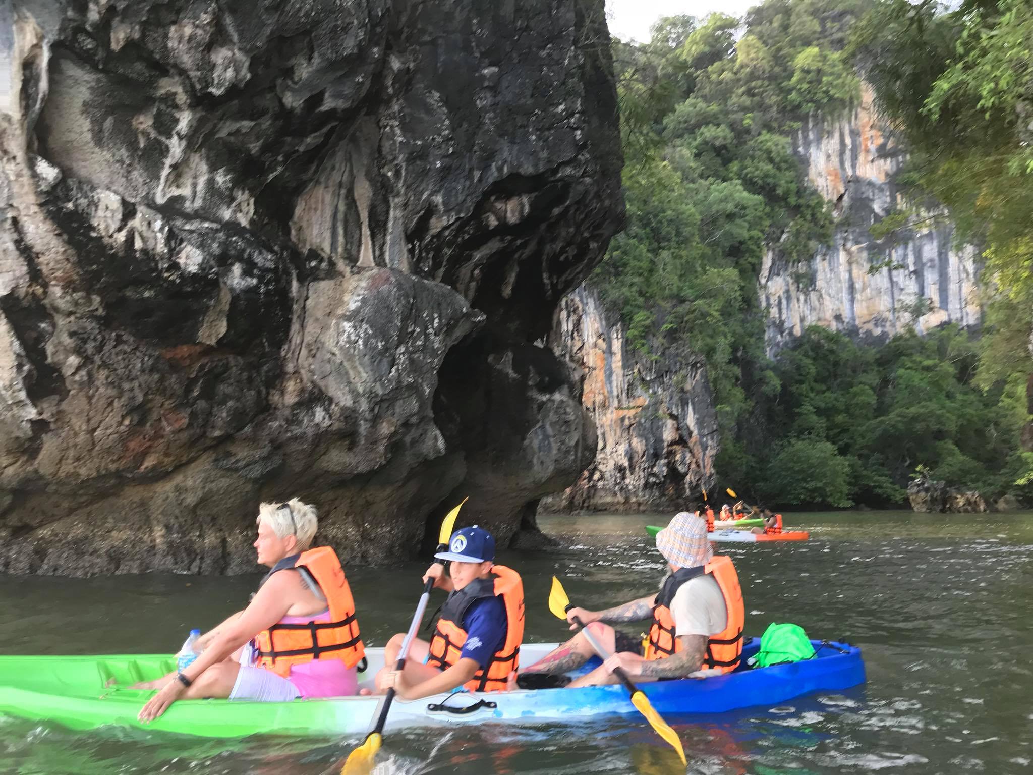 เรือคายัค 3 ที่นั่ง / 3 SEAT