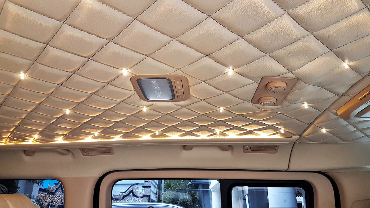 HYUNDAI H-1 DELUXE รถเกาหลี [ เบาะ + คอนโซล + กุหลังคา + พรม ] - ษ 2644