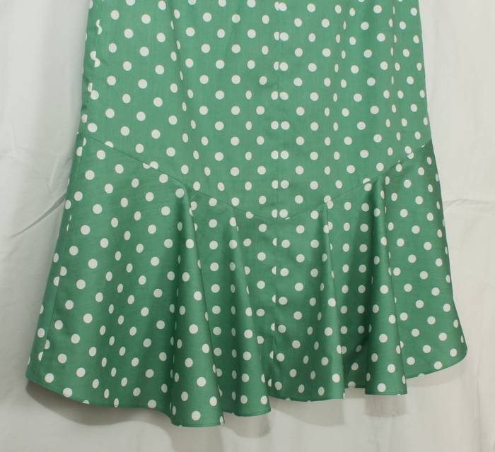 SK-199 กระโปรงแฟชั่น&ทำงาน ทรงย้วย ผ้าคอตต้อนญี่ปุ่นสีเขียว Polka Dot Green