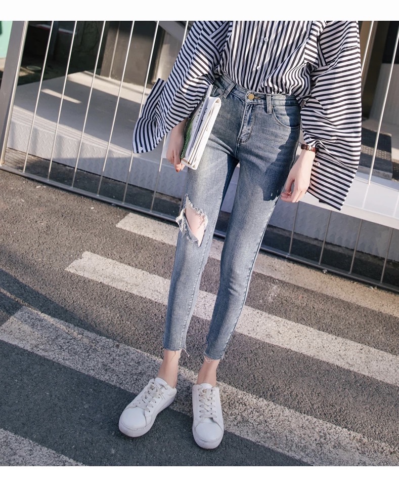 กางเกงยีนส์ สลิมฟิต แต่งขาดช่วงเข่า #80