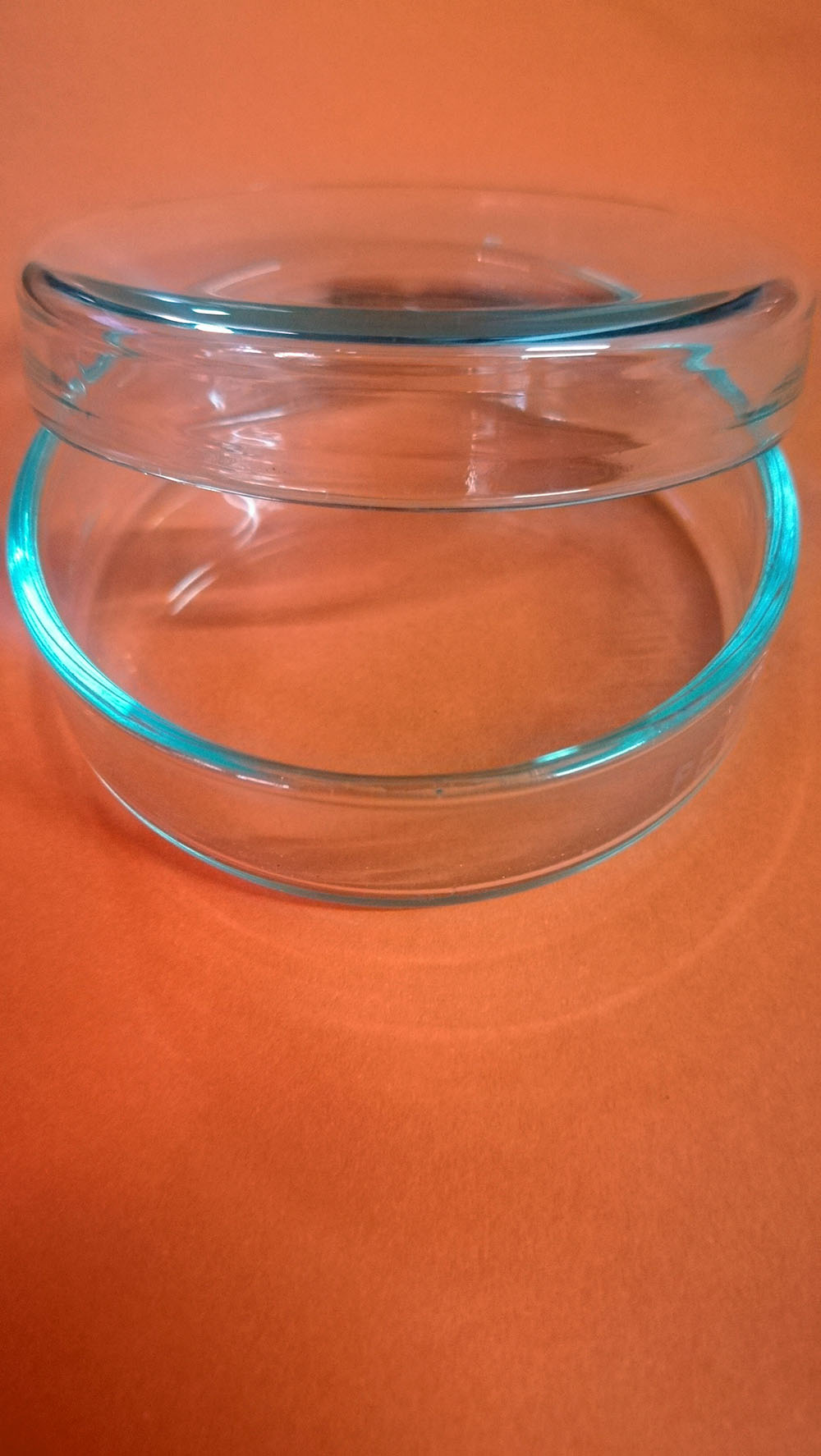 จานเพาะเชื้อแบบแก้วขนาดเส้นผ่าศูนย์กลาง10เซนติเมตรสูง1.50เซนติเมตร