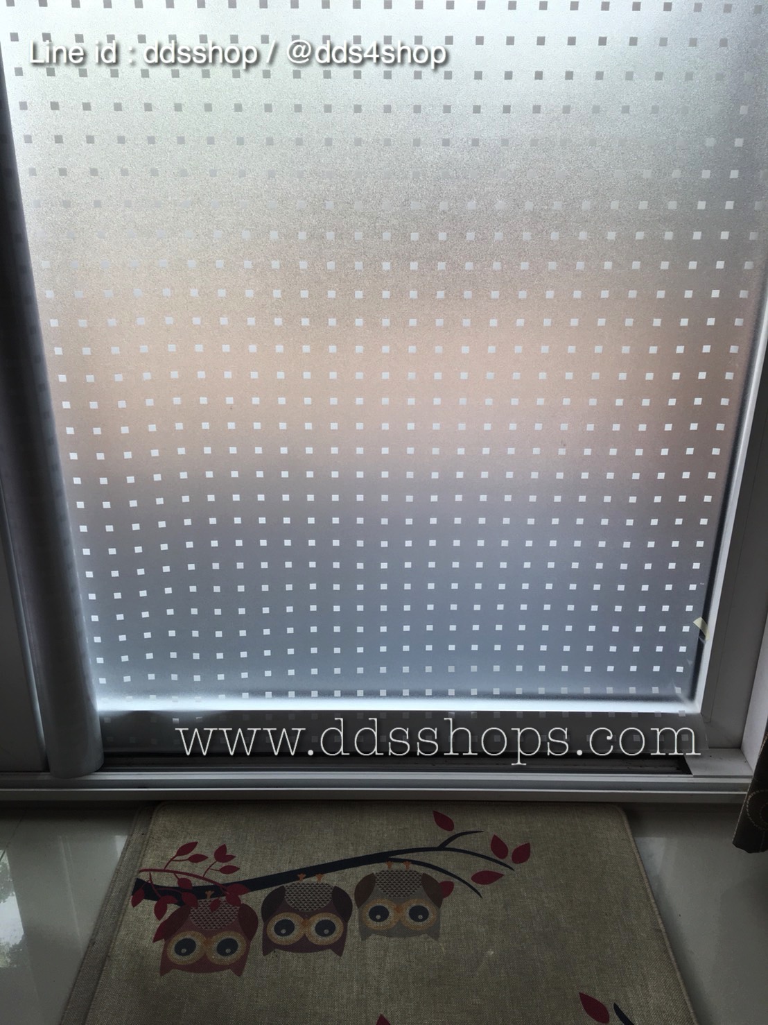 PVC สุญญากาศติดกระจก "White Cube" หน้ากว้าง 120cm x 100 cm