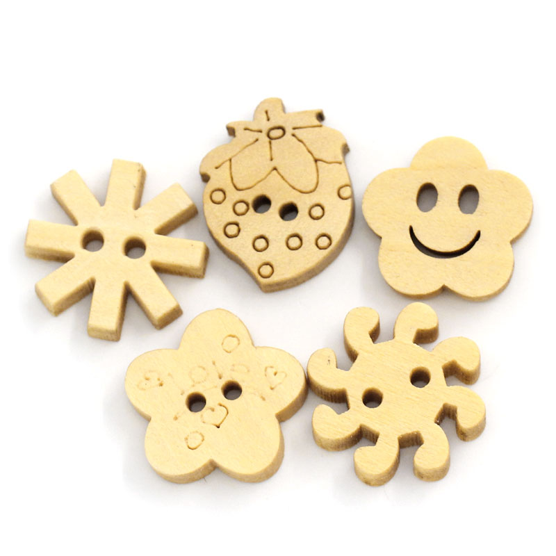 กระดุมไม้2รูรูปต่างๆสีไม้ธรรมชาติ 14x14mm-16x13mm คละแบบ 100 เม็ด