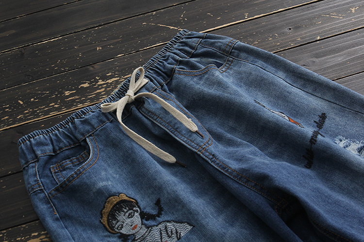 JPNT-009 กางเกงยีนส์ขายาว 5 ส่วน ปักลายการ์ตูน เอวยางยืด เนื้อผ้านิ่มไม่หนา