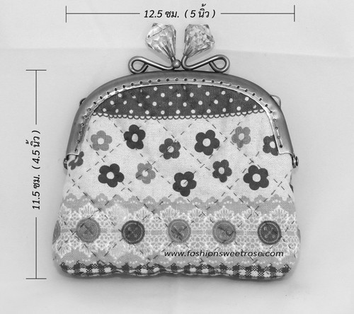 QLT-015 กระเป๋าปิ๊กแป๊กหัวเพขรแบบ 1 ช่อง ใส่เหรียญและธนบัตร ผ้าลายกระดุมและดอกไม้เล็กๆแนววินเทจ