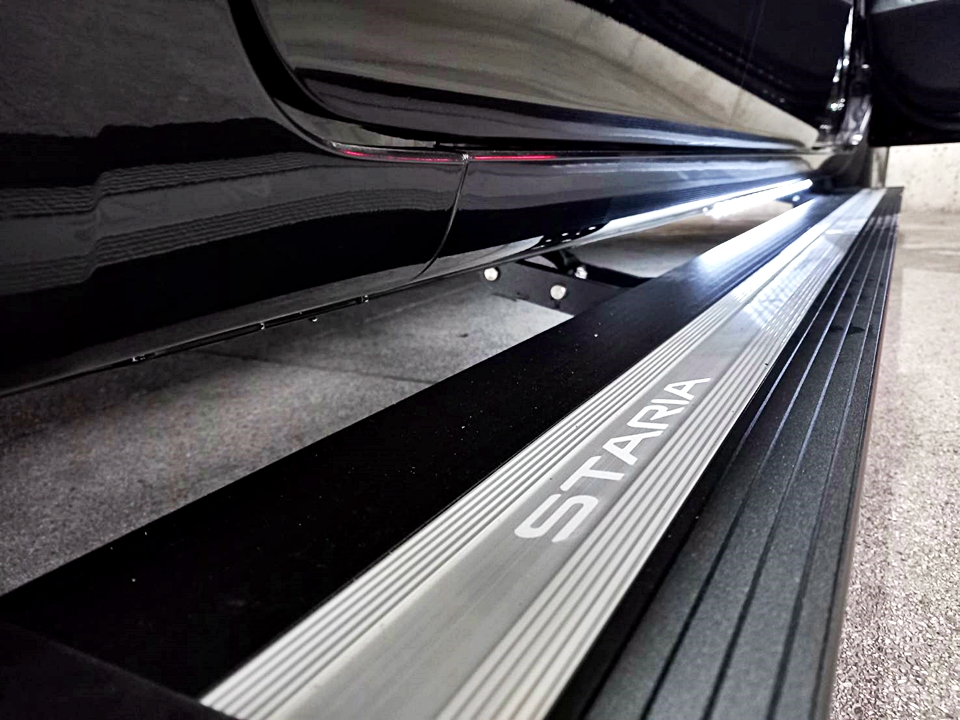 บันไดไฟฟ้ารถฮุนได hyundai staria [ไฟขาว]