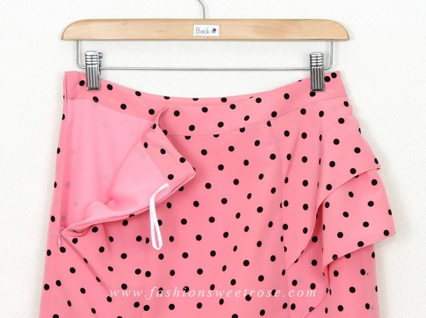 SK-301 กระโปรงแฟชั่น&ทำงาน ทรงสอบ ผ้า High-Twist สีชมพูพิมพ์ลาย Polka Dot จุดดำ