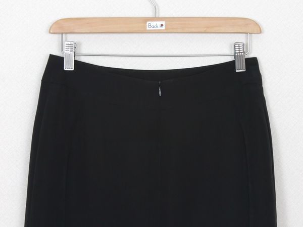 SK-273 กระโปรงแฟชั่น&ทำงาน ทรงสอบ ผ้าวาเลนติโน่สีดำ ด้านหลังจับจีบระบายซ้อนกัน