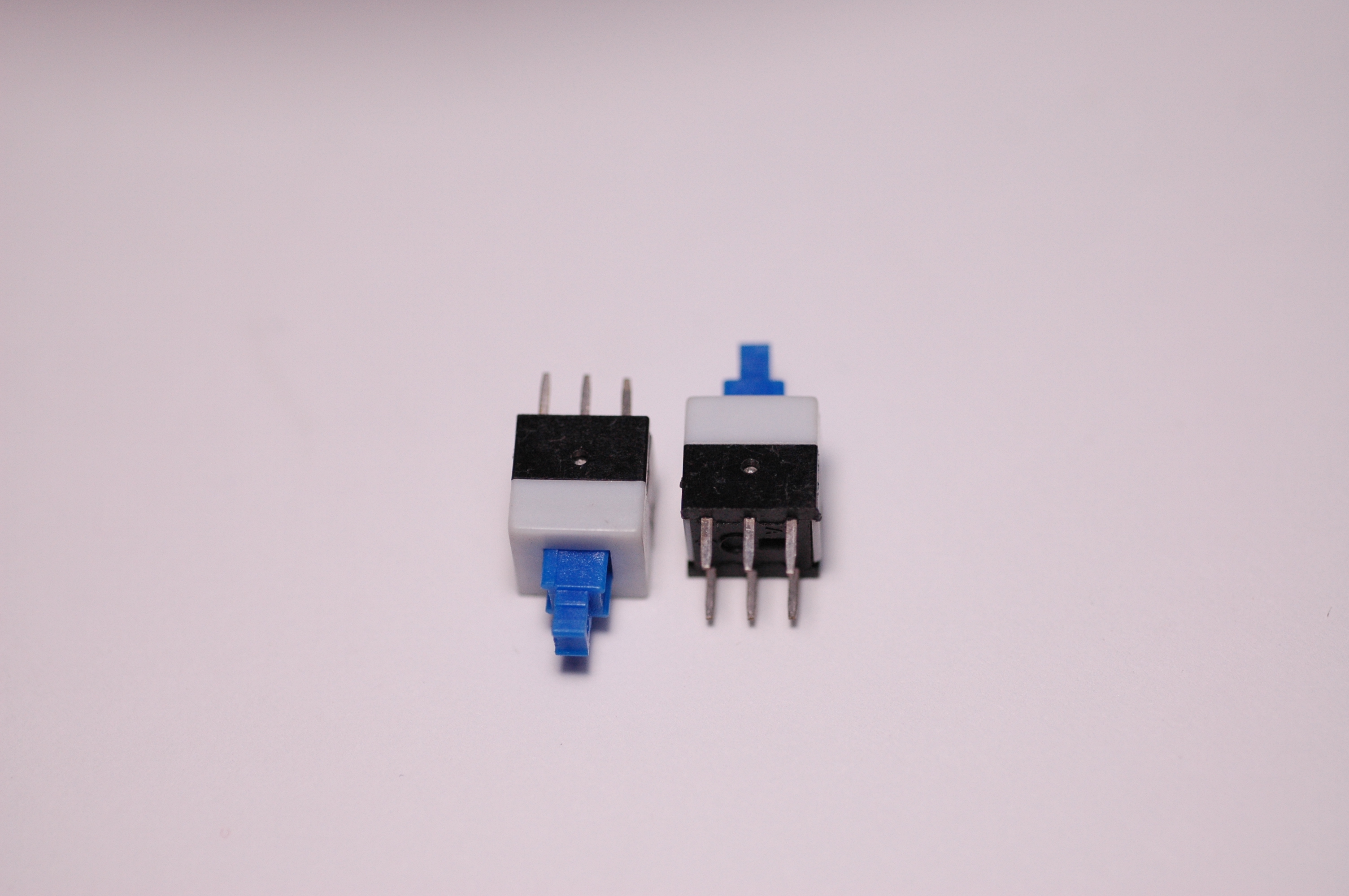 สวิทซ์กดติดกดดับ 6 ขา 8x8mm.