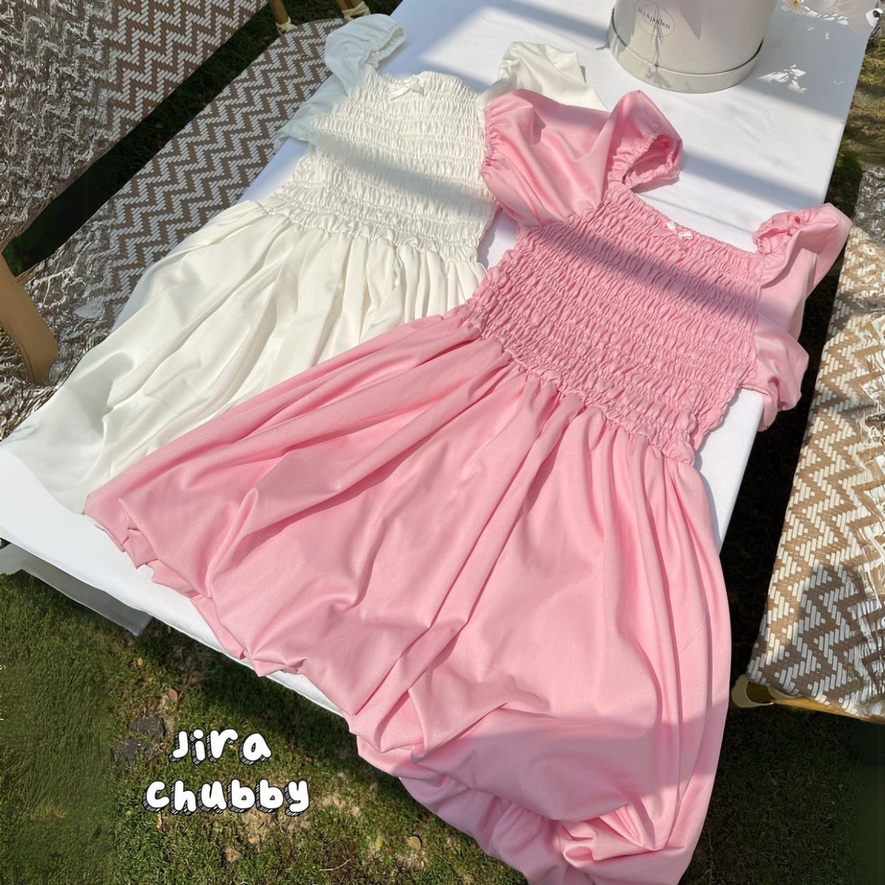 J097 เดรสสาวอวบ กระโปรงทรงบอลลูน อกได้ถึง 48นิ้ว หน้าผ้า50นิ้ว ขาว ชมพูนม อก 48-48