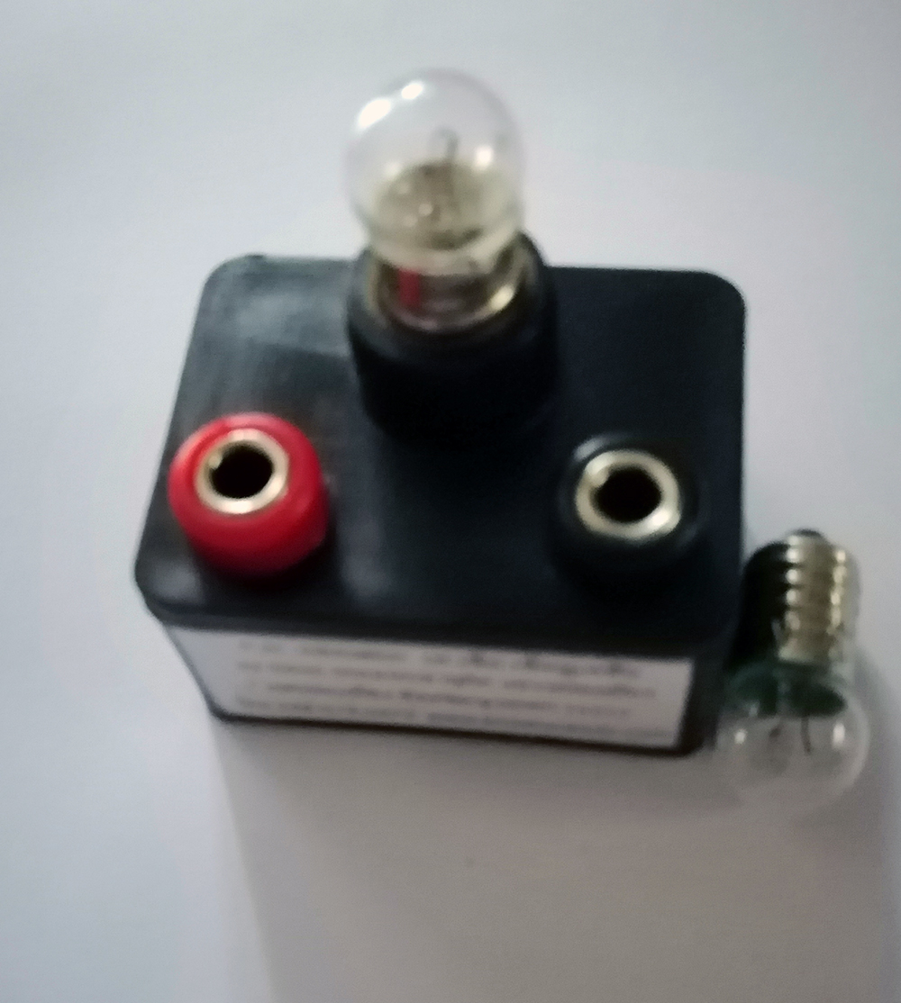 ฐานหลอดไฟพร้อมหลอด 2.5V และ6V