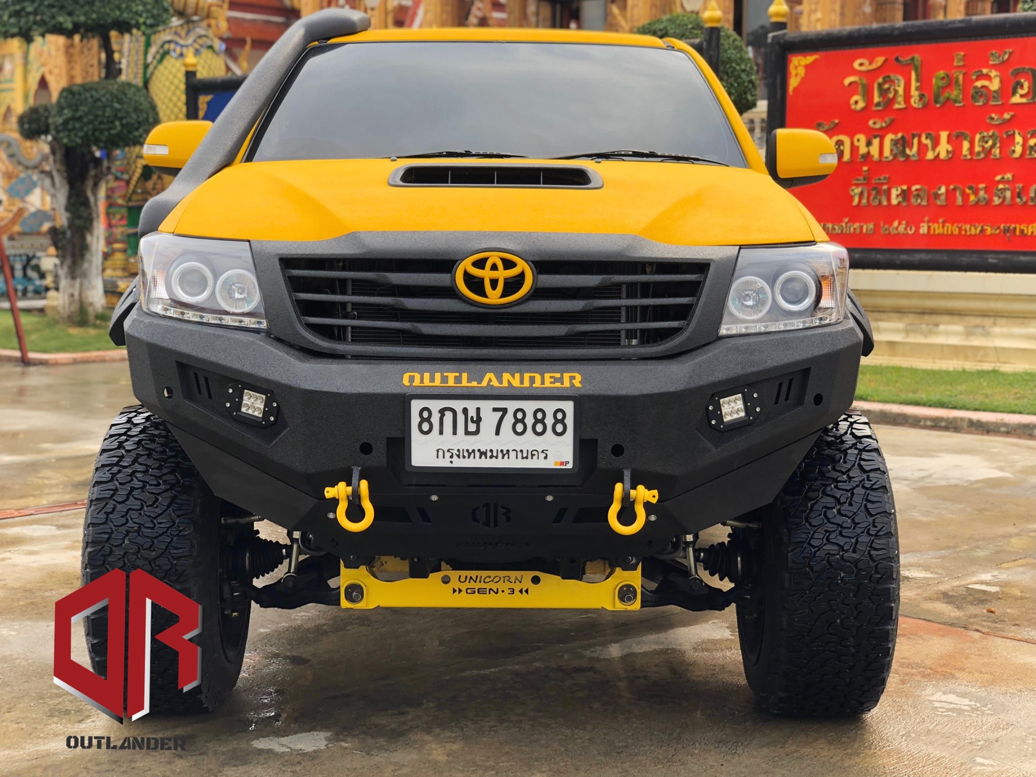 กันชนหน้า OUTLANDER รุ่น THUNDER VIGO CHAMP 2011-2014
