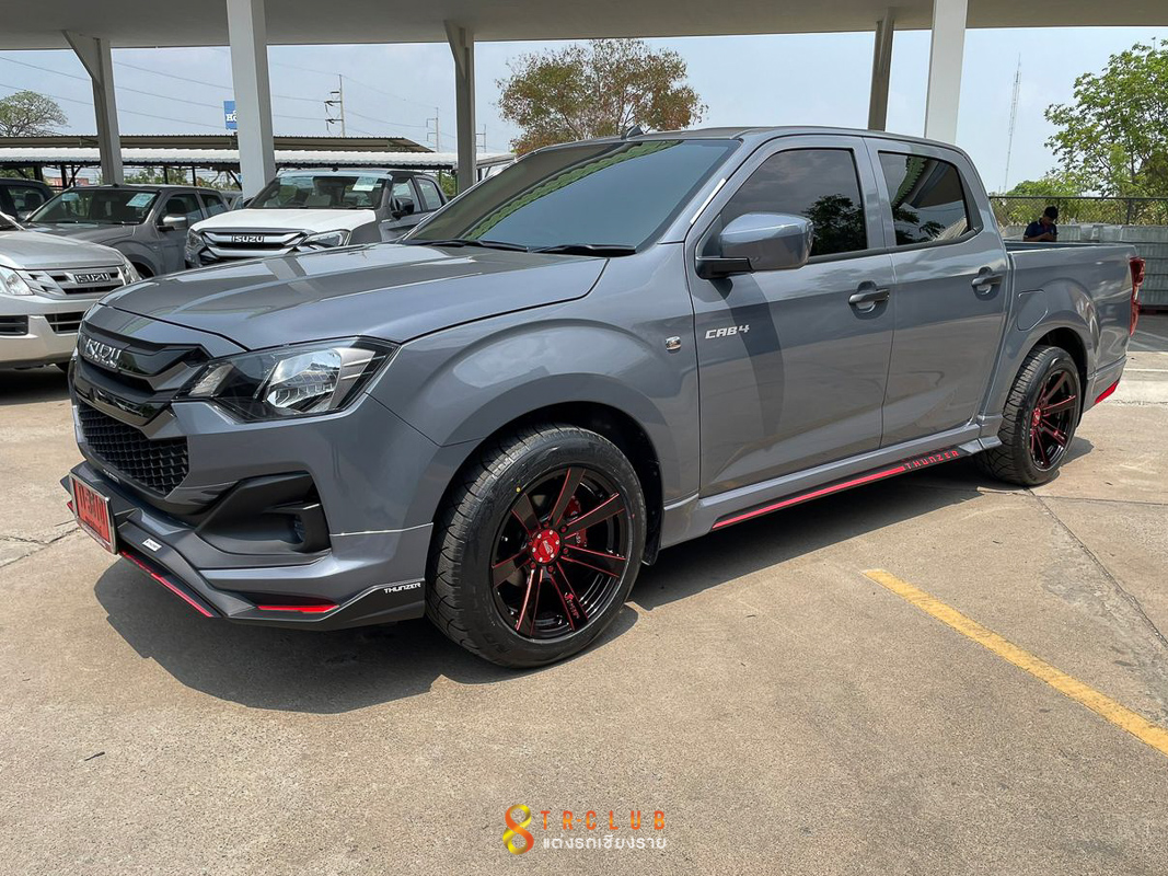 ชุดแต่งสเกิร์ตรอบคัน THUNZER สำหรับ ALL NEW D-MAX 2023 (ตัวเตี้ย)