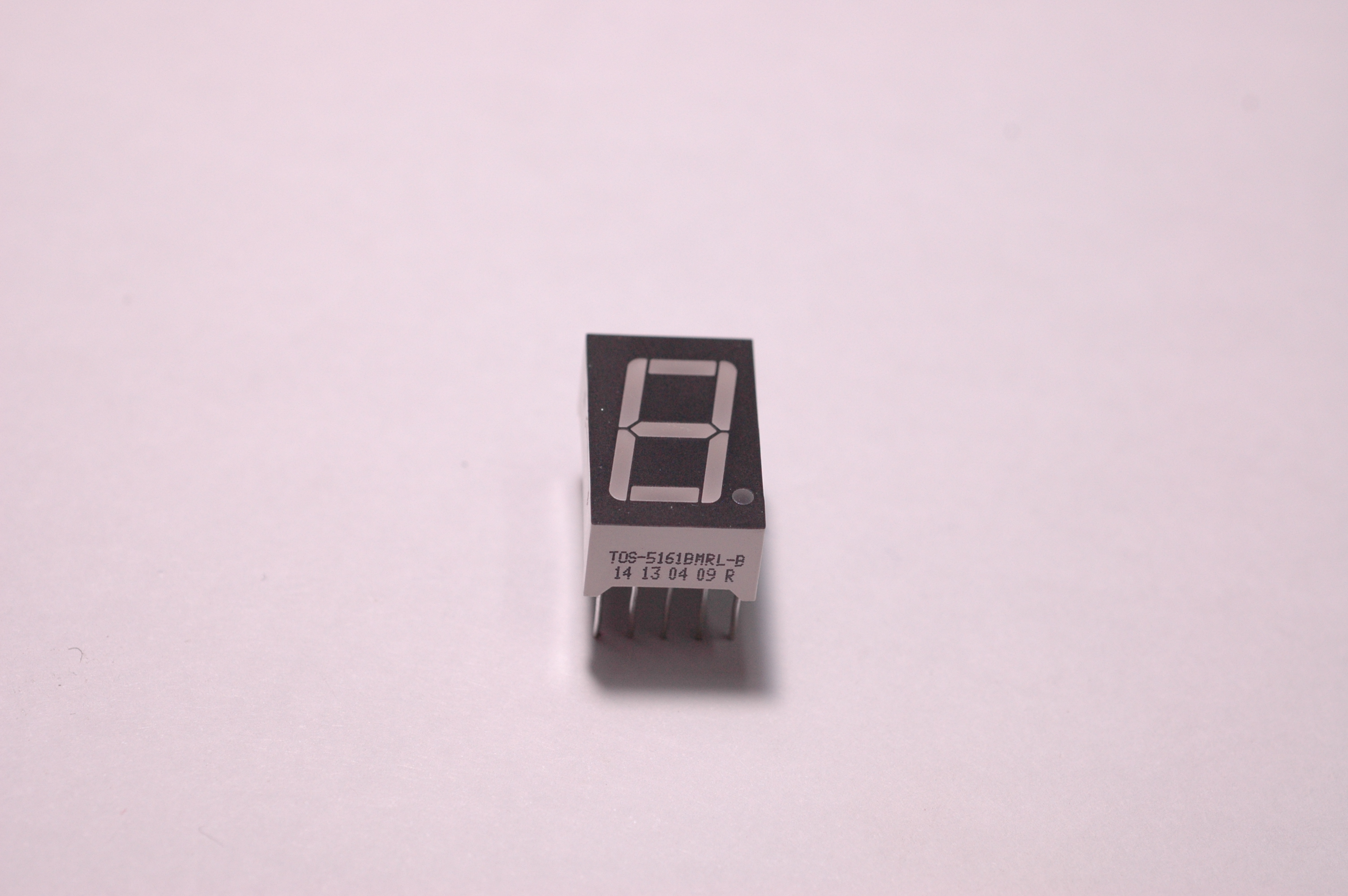 TOS-5161BMRL :7 Seg CA,1 Digit,Ultra Red,0.56 Inch