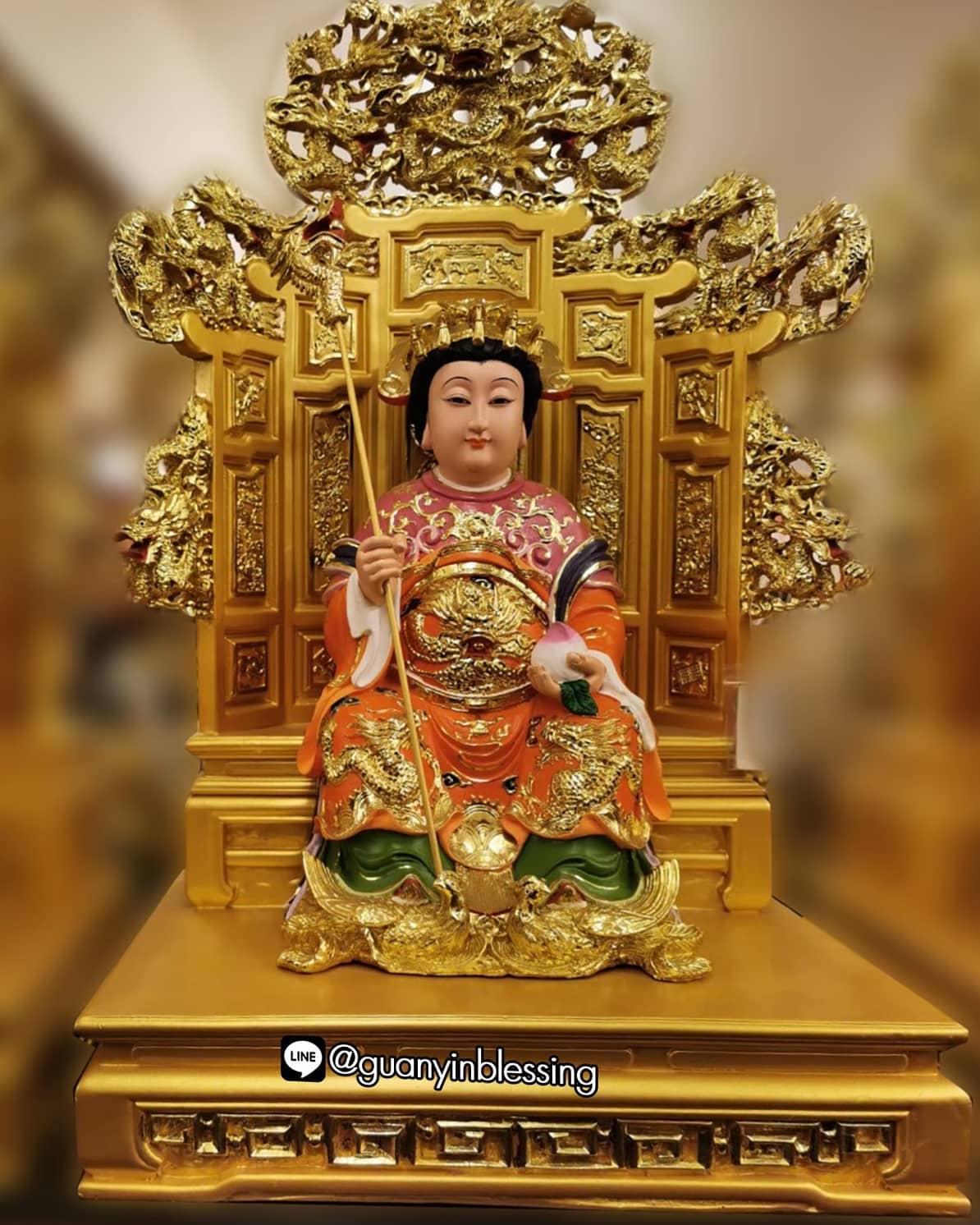 เจ้าแม่ซีหวังหมู่ พระแม่ตะวันตก กิมบ่อเนี่ยเนี๊ย พระสุวรรณมารดรแห่งสระหยก ล้วนแต่เป็นพระนามเรียกท่าน ท่านเป็นเทพธิดาอันดับหนึ่งเกิดจากพลังไซฮั่ว (西華) เป็นตัวแทนของหยิน เป็นที่นับถือและคอยดูแลเทวนารีบนสวรรค์ ท่านมีอิทธิฤทธิ์มากมาย นั่งบัลลังค์มังกร เนื้อเร