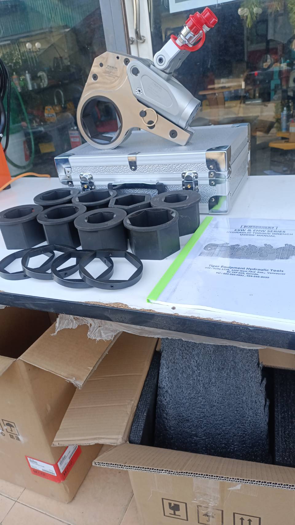 ประแจทอร์ค ไฮดรอลิค (Low Profile Hydraulic Torque)