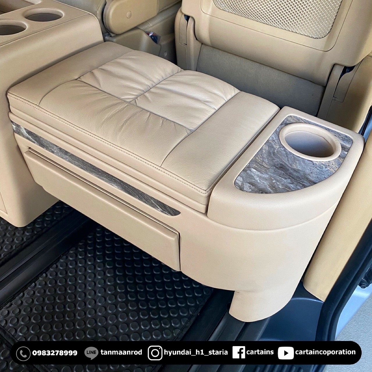 คอนโซลเตี้ย สีครีม Hyundai H1 พิเศษใส่ลายลามิเนตสีเดียวกับเบาะ สวยเข้ากันมาก