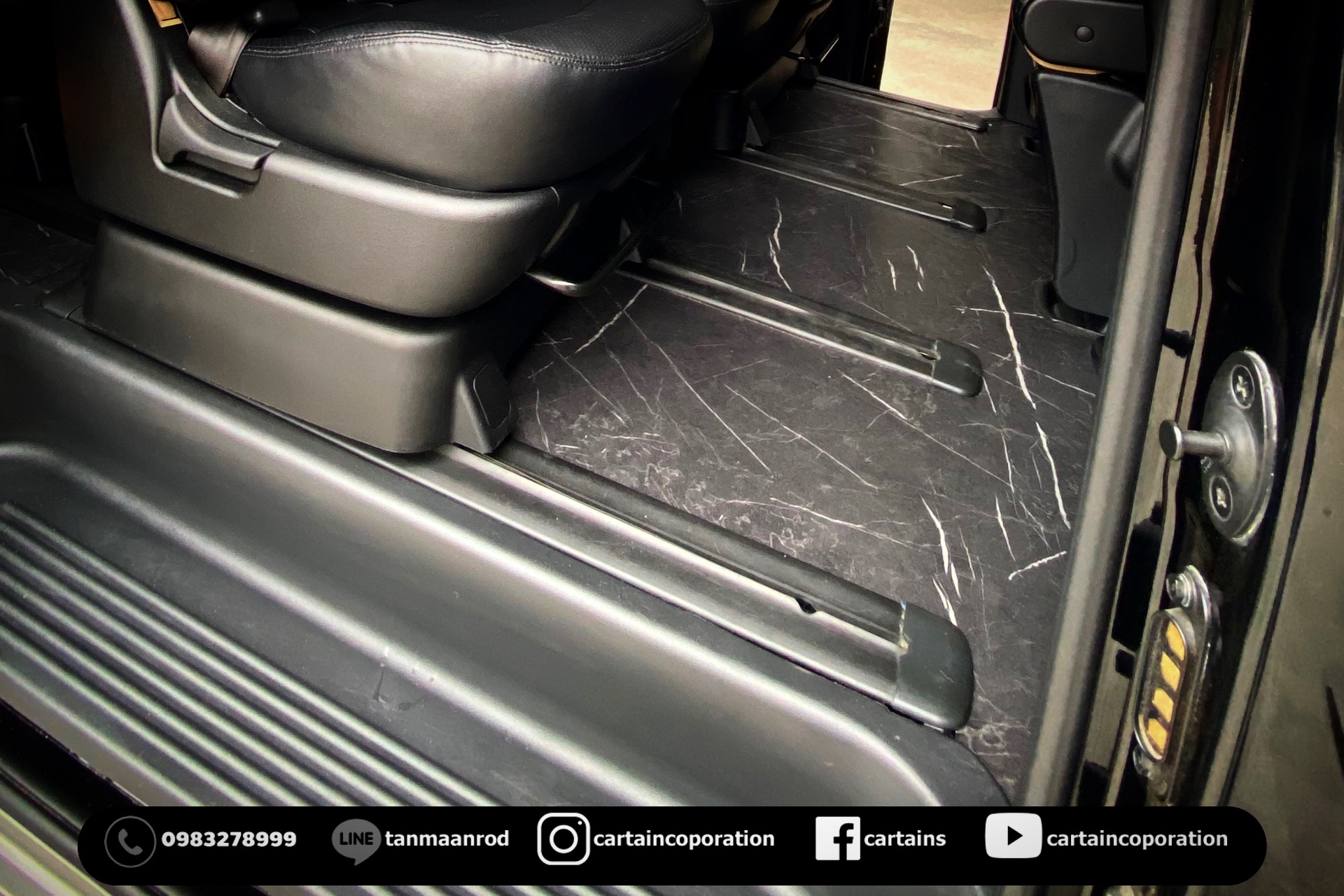 HYUNDAI H-1 ELITE รถฮุนได เฮชวัน ทำสีภายในใหม่จากสีครีม เป็น เทา ดำ ปูพื้นรถลายหินอ่อน หุ้มหลังคา พร้อมแดมป์